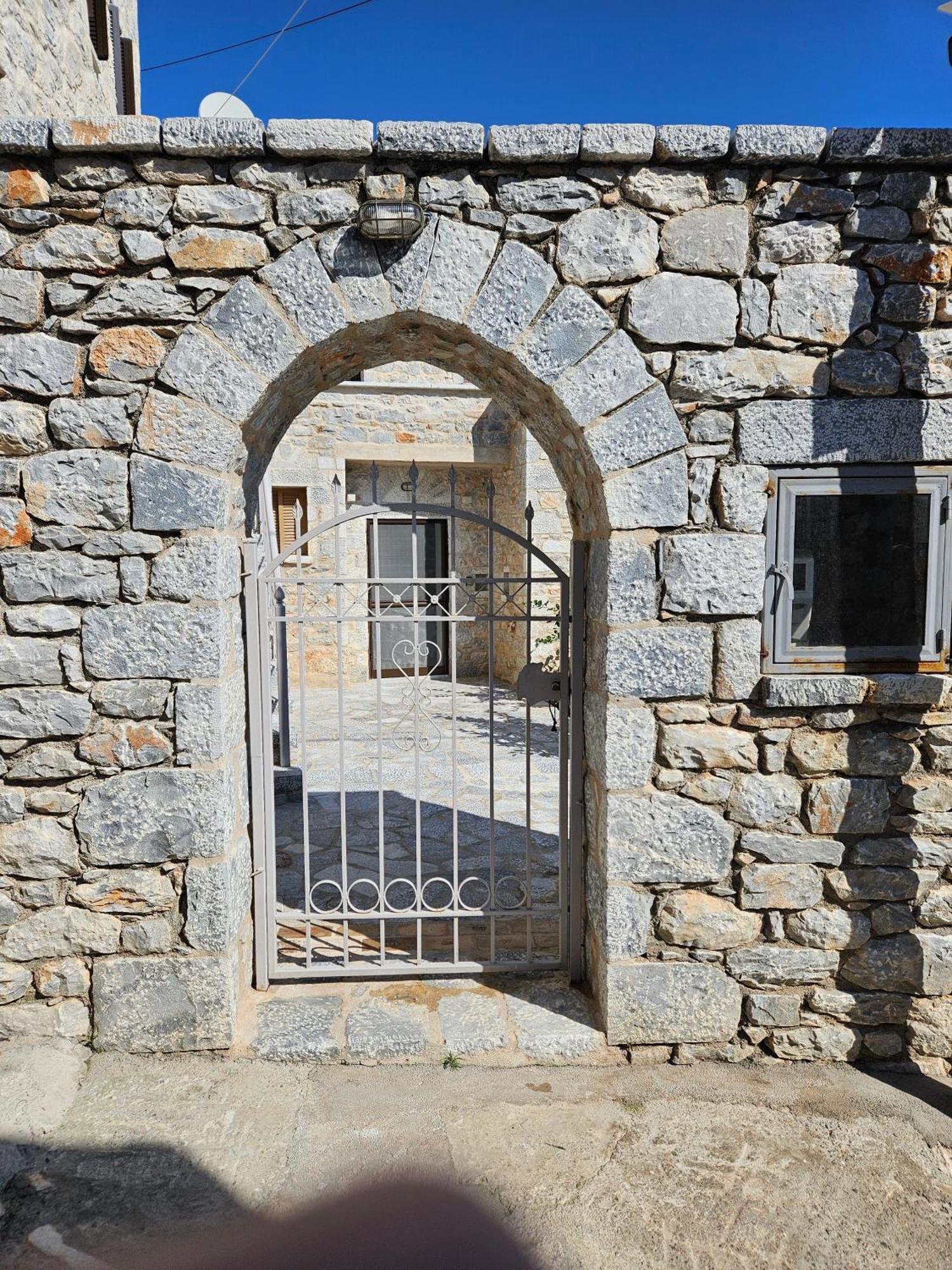 Apartment Rigas Stone Tower East Mani 3 Mina
